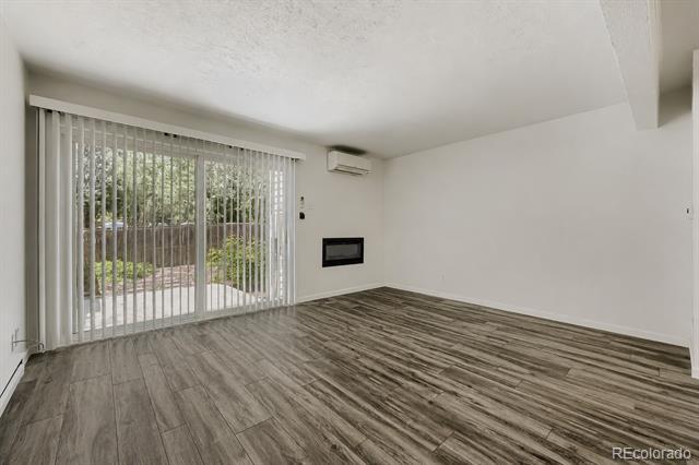 Photo - 1190 Poplar Ave
