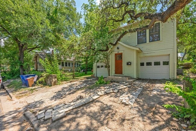 Photo - 107 Gibson St E