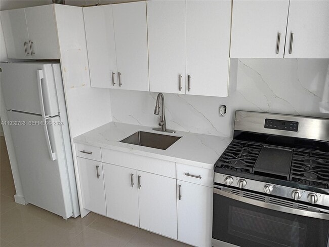 Photo - 3200 Mary St Unit 7