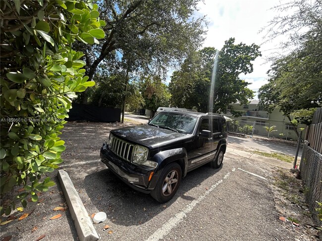 Photo - 110 NE 56th St Unidad 110