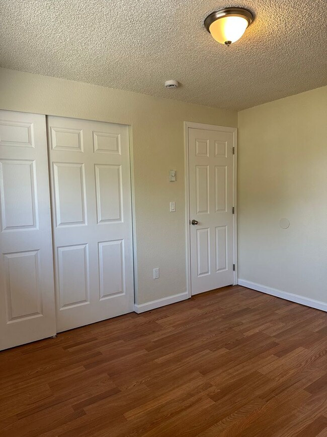 Photo - 313 W Woodworth St Unit 04