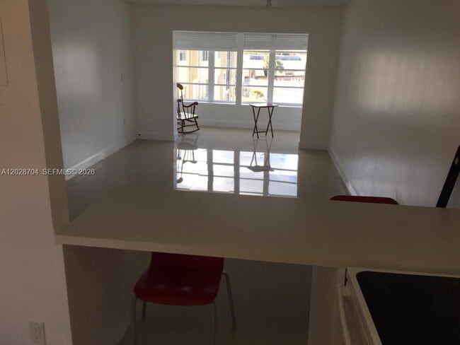 Building Photo - 8110 Sunrise Lakes Blvd Unit 307