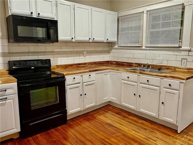 Photo - 1420 Ralph David Abernathy Blvd SW