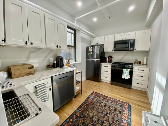 Photo - 1662 Commonwealth Ave