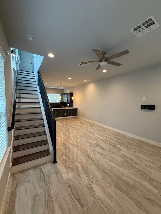 Photo - 419 Cactus St