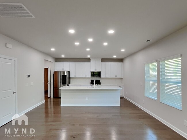 Photo - 3325 Lisburn St