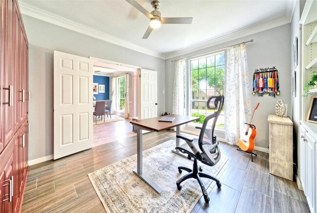 3002 Barton Point Cir