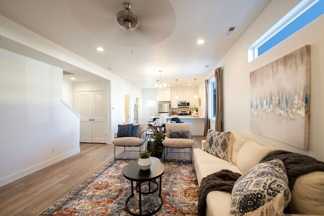 1506 Tyram Grv