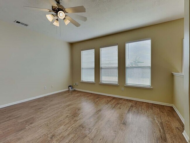 Photo - 20115 Goldlake Dr