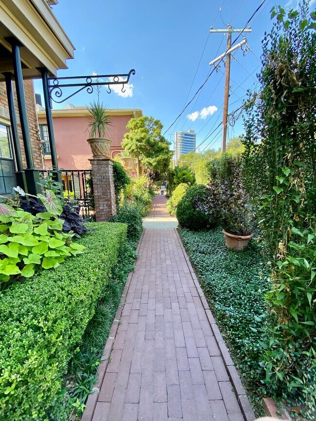 Photo - 2317 Routh St Unit B