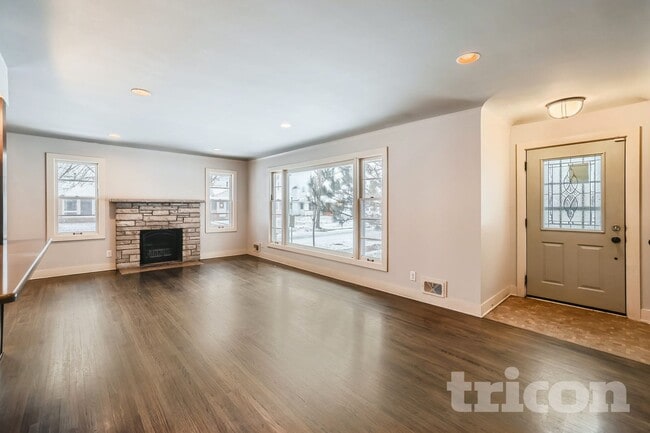 Photo - 6100 Colfax Ln S