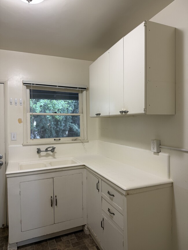 leftside kitchen - 442 S Euclid Ave