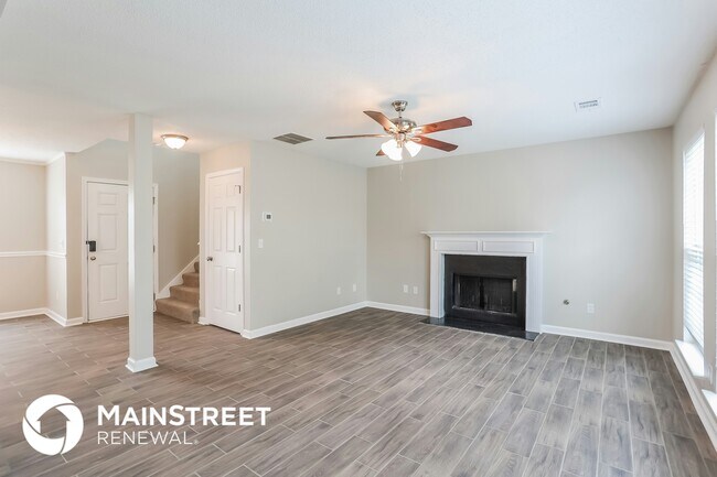 Photo - 100 Augusta Way