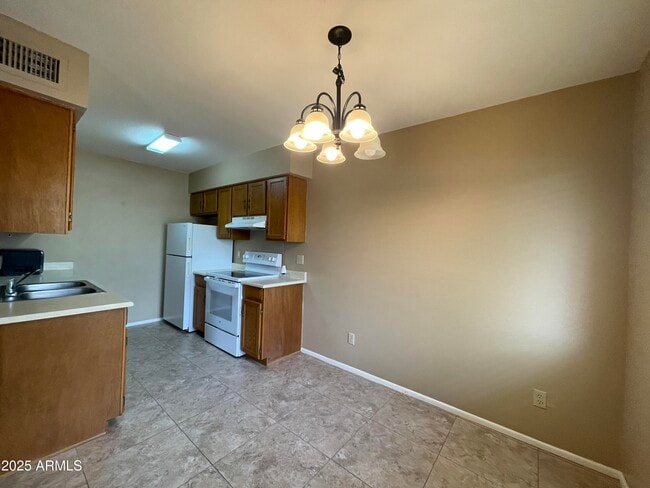 Photo - 37217 N Conestoga Trail Unidad 13