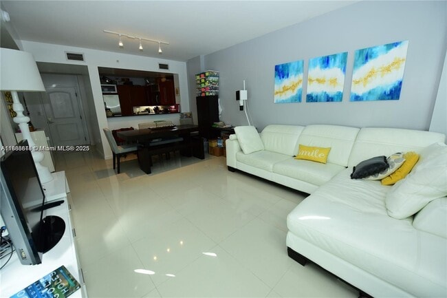 Building Photo - 7355 SW 89th St Unit 622N Rental