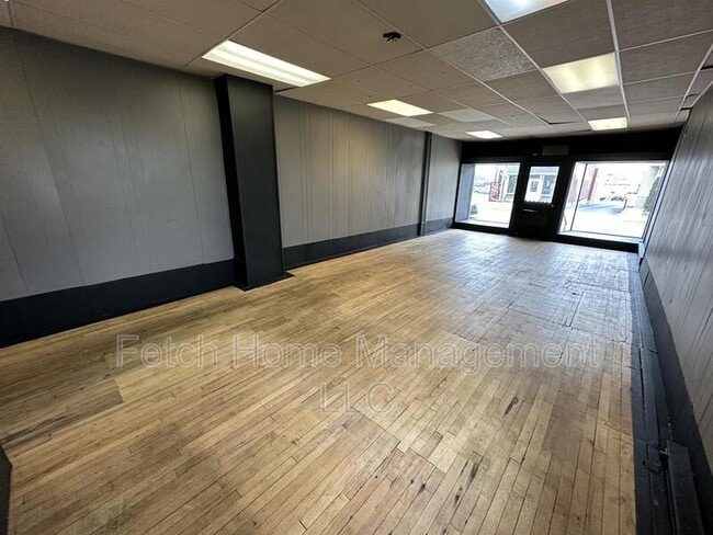 Photo - 107 E Main St