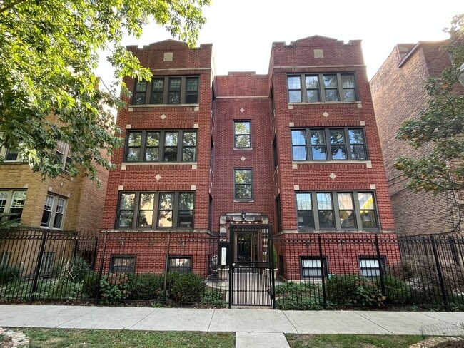 Building Photo - Warm Vintage Jumbo 2BR 2Bth w fireplace an... Unit 1N