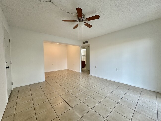 Living Room / Dining - 6901 NW 179th St Condominio Unidad 112