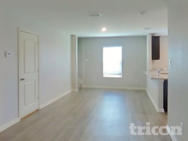 Photo - 12045 Latour Vly