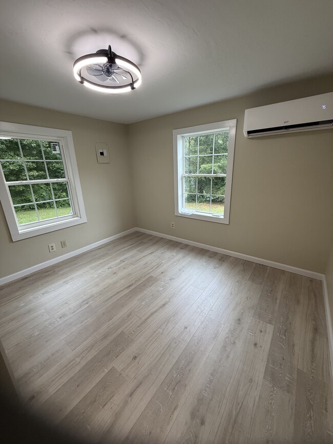 Photo - 241 Hamrick Dr