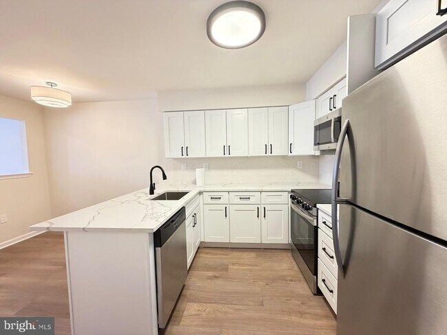 Photo - 203 Jonathan Dr