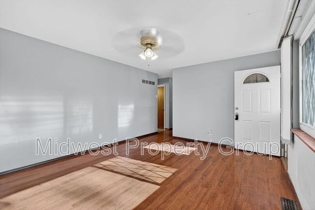 Photo - 535 Bardot Dr