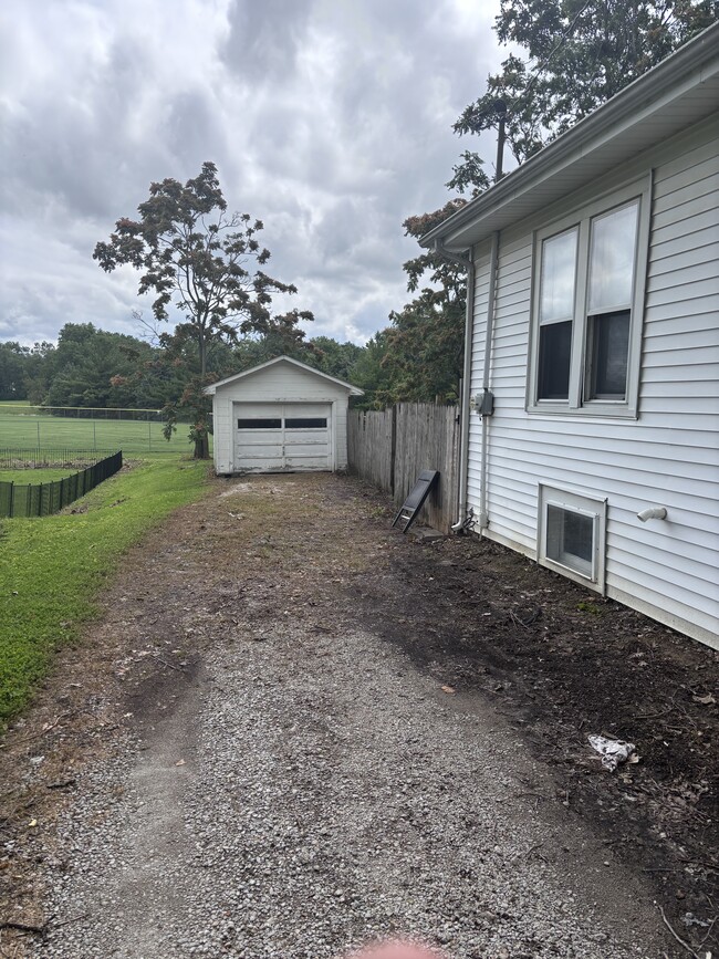 Photo - 404 S Oak St