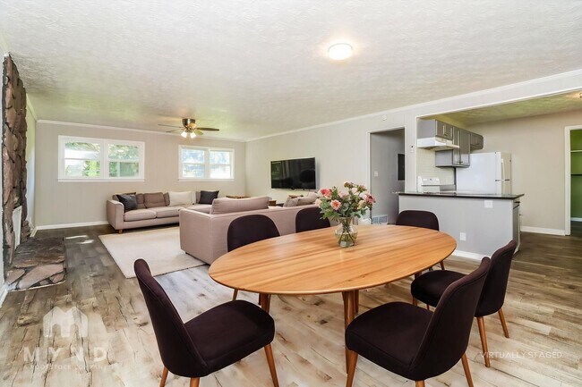 Photo - 3179 Robin Hood Ln