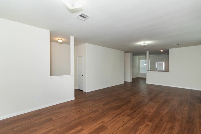 Photo - 16 Leisure Shore Ct