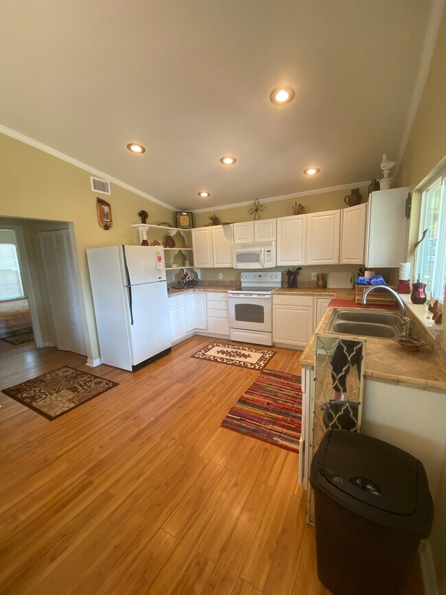 Photo - 980 Pebble Beach Dr NW