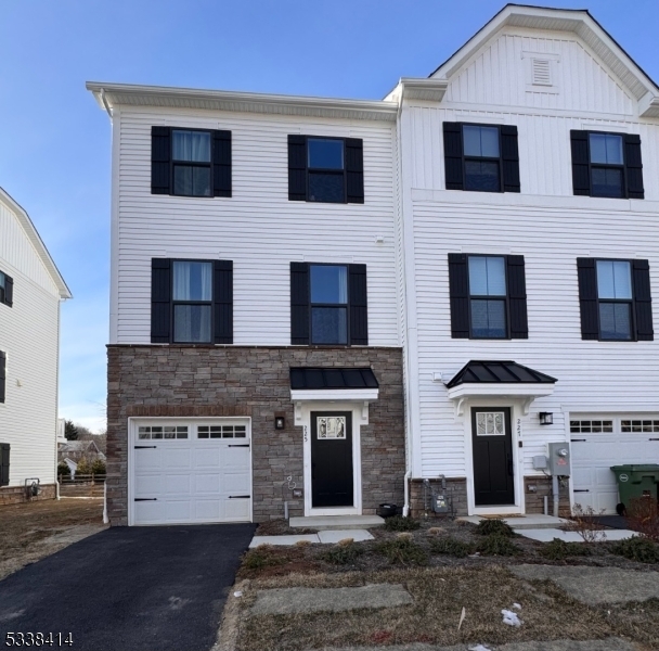 Photo - 225 E Stiger St Townhome