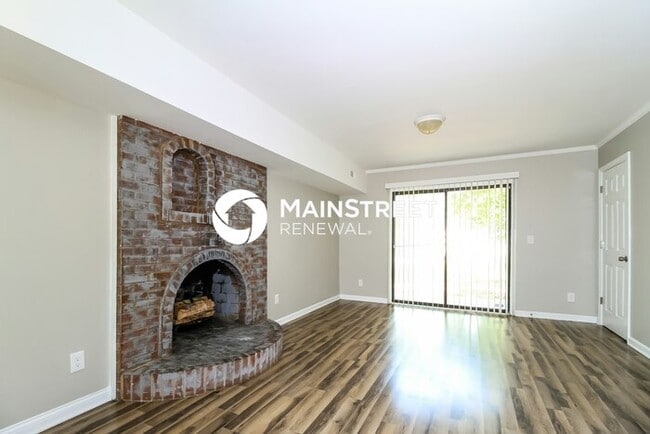 Photo - 4 Bedroom Pet-Friendly Home in Greensboro, NC with Main Street Renewal