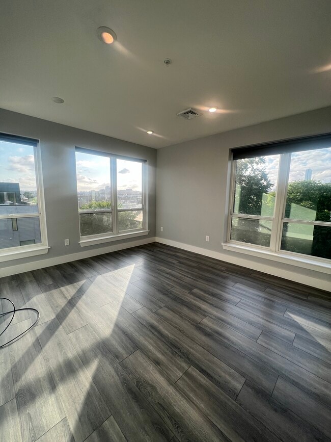 Photo - 55 W 5th St Unit 3