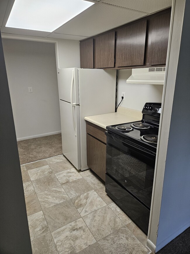 A31 Kitchen-Dining Room Side - Lake Club Apartments