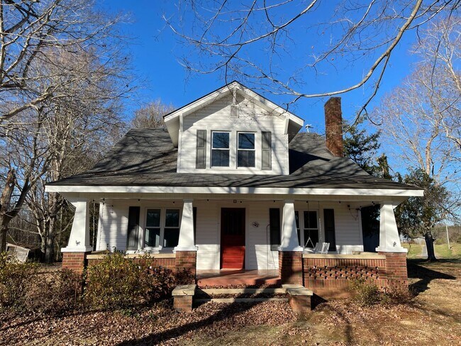 4-5 bedroom home in Franklinville - 4-5 bedroom home in Franklinville