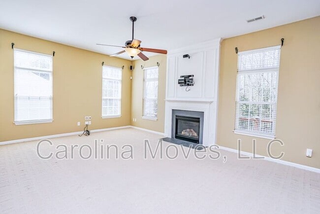 Photo - 380 Amberleaf Way