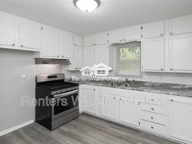 Photo - 2418 Boston Ave