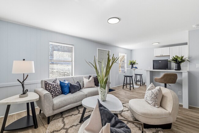 Photo - 4233 Brownsboro Rd