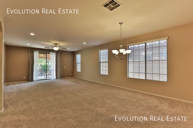 Photo - 3067 E Palmdale Ln