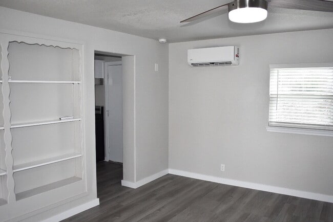 Photo - "Beautifully Updated Open-Concept Studio w... Unidad B