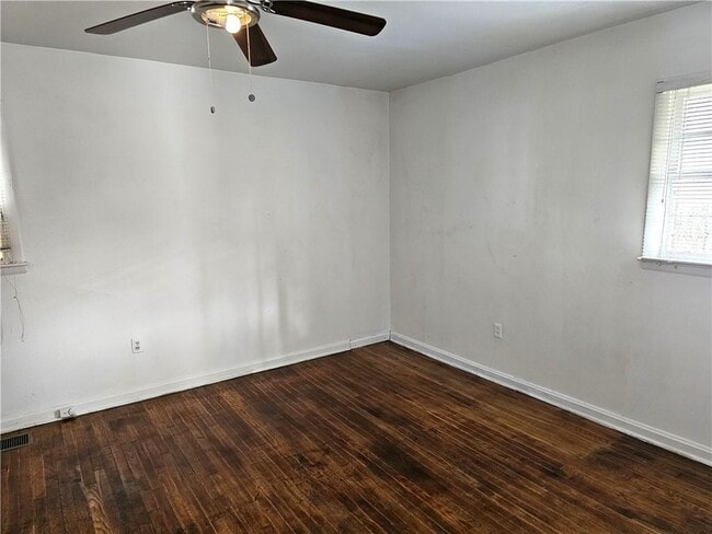 Photo - 1877 Chapman Ave