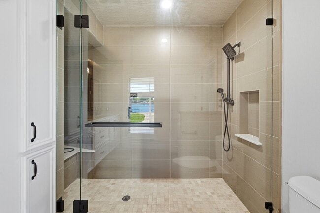 Photo - 11707 Edgewater Ct
