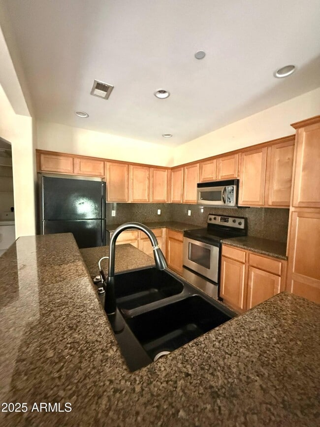 Building Photo - 1351 N Pleasant Dr Unit 2064 Rental