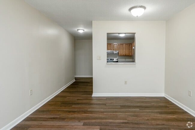 2BR, 1BA - 900SF - Dining Room