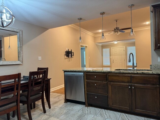 Photo - 415 S Shady Ln