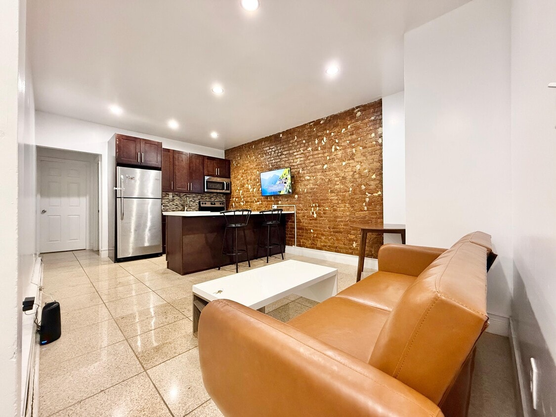 Furnished room/NOT APARTMENT - Furnished room/NOT APARTMENT