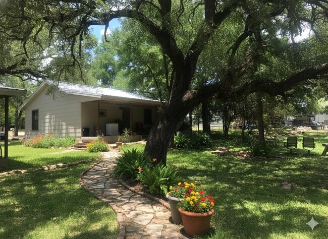 Building Photo - 601A Live Oak Street