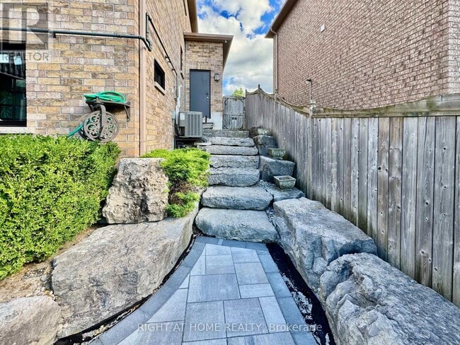 Photo - 20 Prince of Wales Dr
