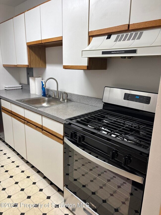 Photo - 1704 Summit Pointe