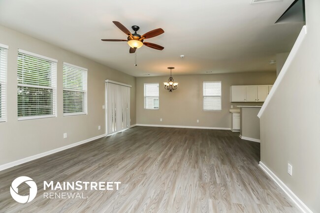 Photo - 2706 Alix Way